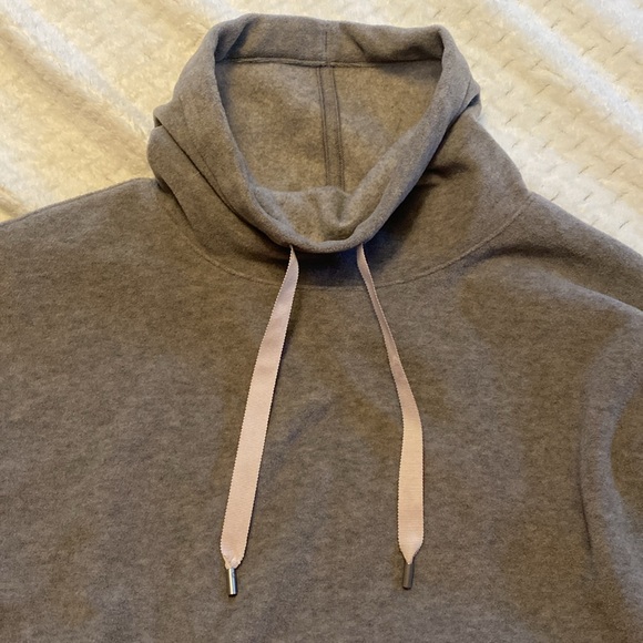 LULULEMON PULLOVER FLEECE WOMENS SZ 12 - Picture 3 of 8